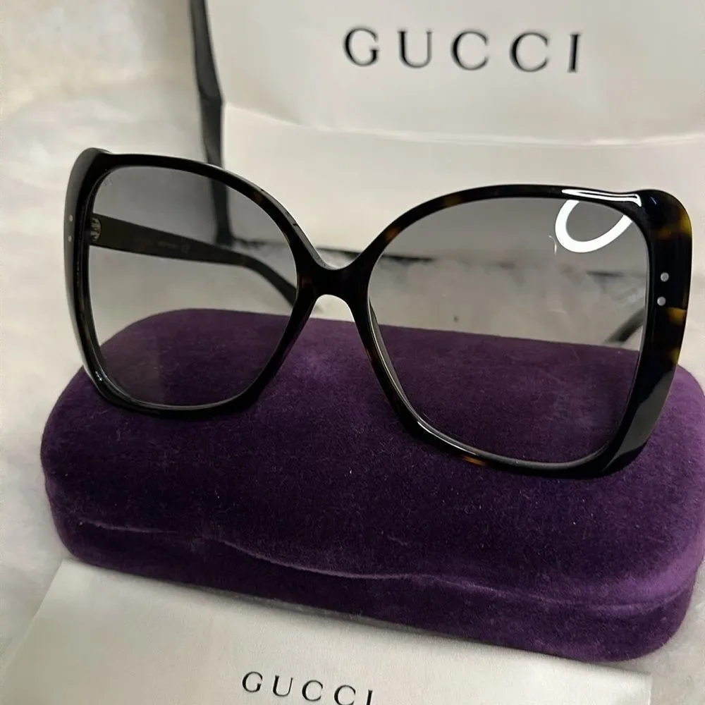 💯Authentic Gucci Sunglasses with Case🍀 - Picture 15 of 16